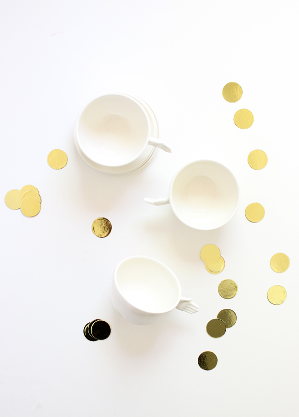 cups-hand-confetti-600