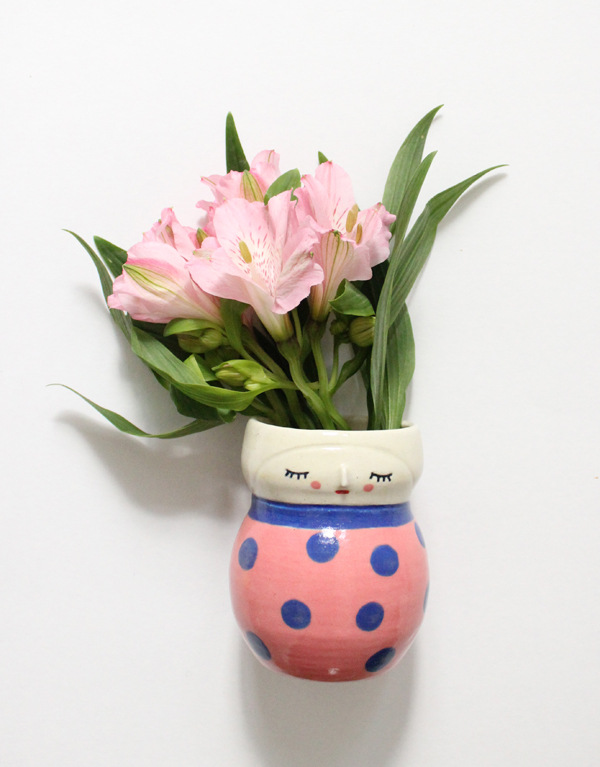 ladybug-vase-flowers-polkaros