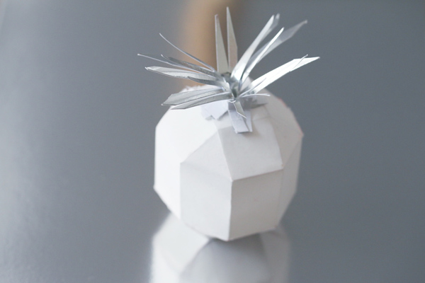 white-pineapple-origami-600