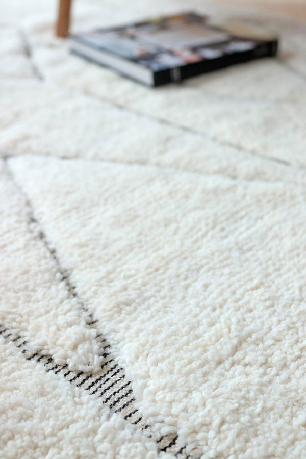 Beni ourain Moroccan rugs white wool, modern design, Baba Souk