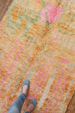 Tapis marocains colorés, rose, Baba Souk, Montreal